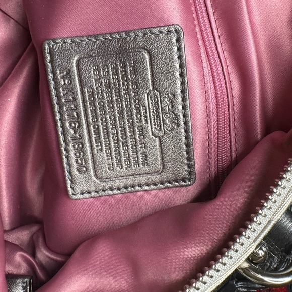 Beautiful Silver with Pink satin Lining Shoulder or Handbag. - Picture 12 of 16